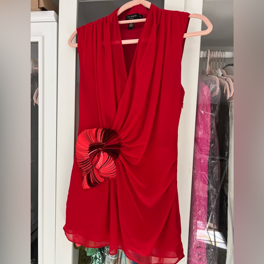 Ted Baker Elegant Red Silk Sleeveless Top